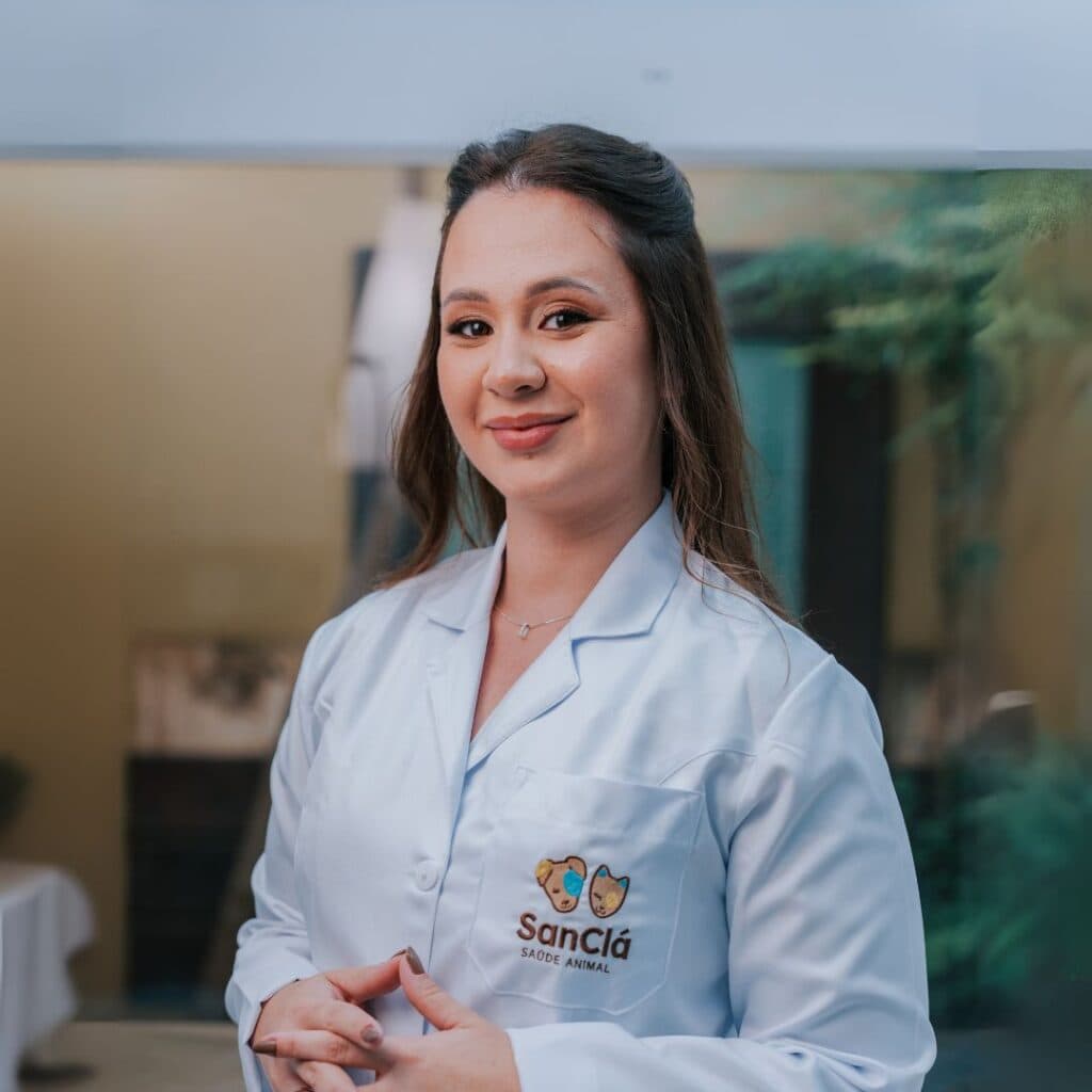 Dra. Isabella Brito — CRMV/SP 41.880